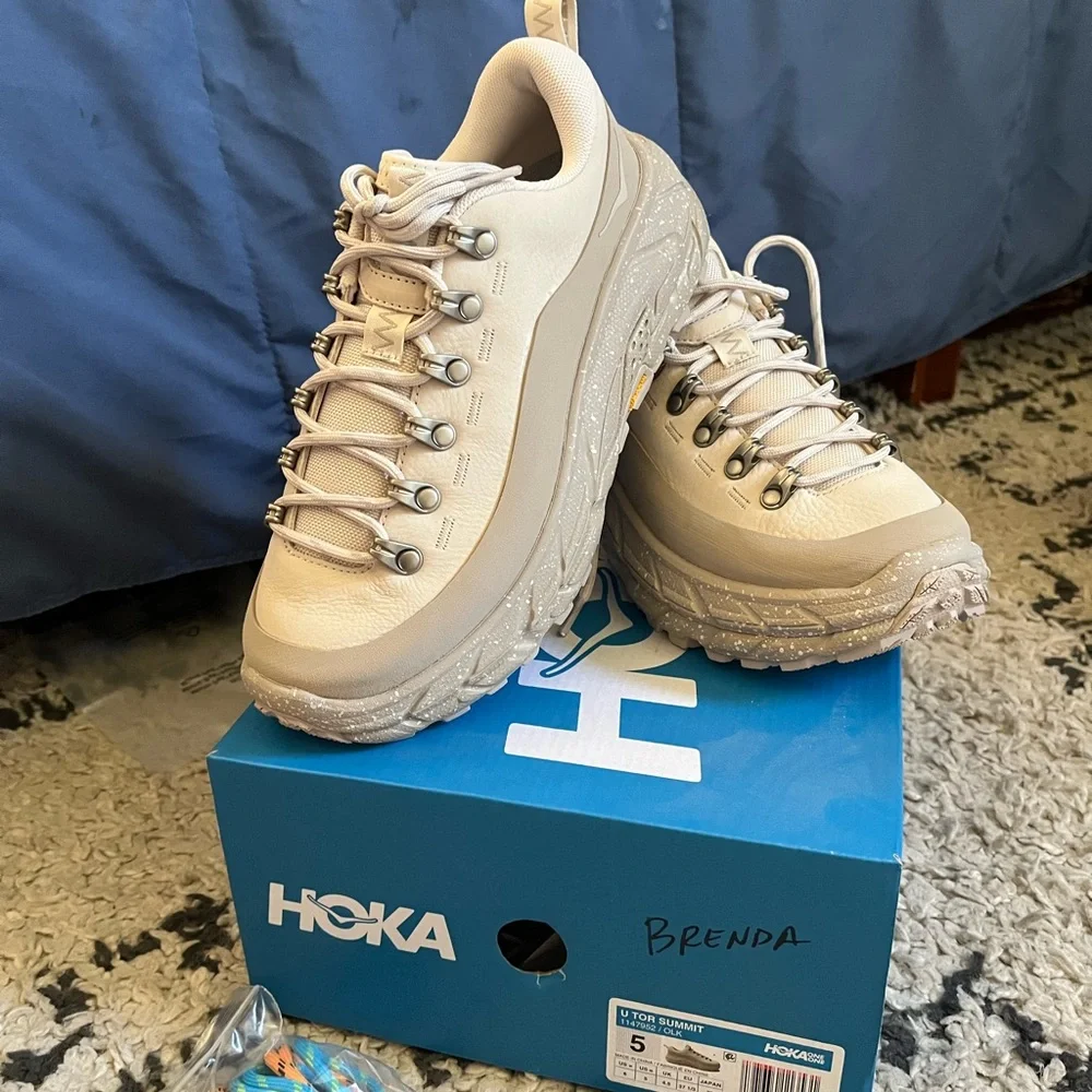 NEW Hoka Tor Summit Cream Trail Hiking Sneakers woman’s size 6 - Picture 1 of 5